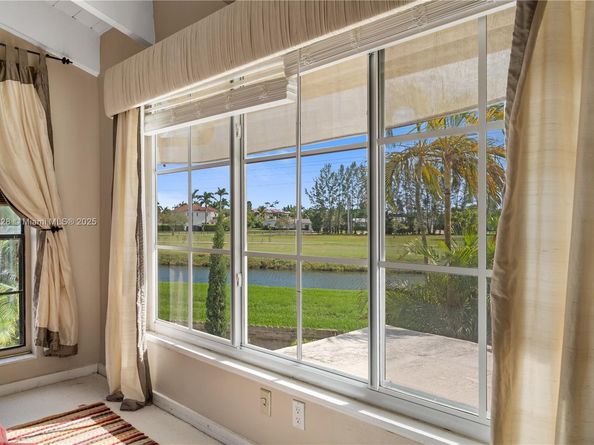 9252 SW 136th St Cir, Miami FL 33176
