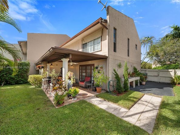 9252 SW 136th St Cir, Miami FL 33176