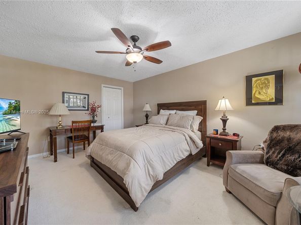 9252 SW 136th St Cir, Miami FL 33176