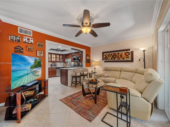 9252 SW 136th St Cir, Miami FL 33176