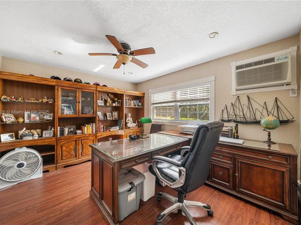 9252 SW 136th St Cir, Miami FL 33176