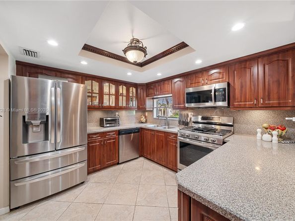 9252 SW 136th St Cir, Miami FL 33176