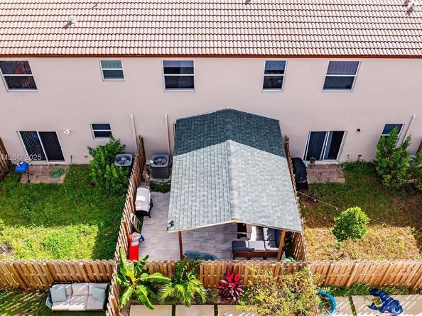 12652 NW 23rd Pl, Miami FL 33167
