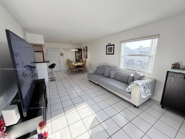 6507 Winfield Blvd 211AC, Margate FL 33063