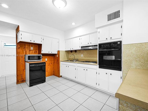 6828 NW 13th St, Plantation FL 33313