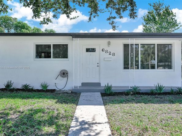 6828 NW 13th St, Plantation FL 33313