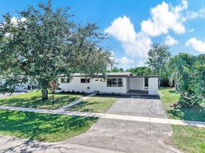 6828 NW 13th St, Plantation FL 33313