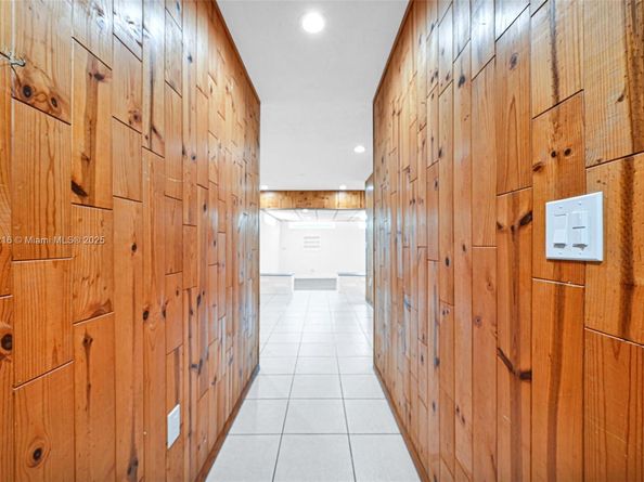 6828 NW 13th St, Plantation FL 33313