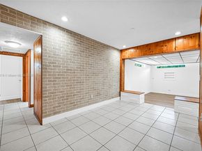 6828 NW 13th St, Plantation FL 33313