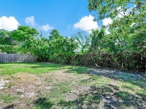 6828 NW 13th St, Plantation FL 33313