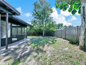 6828 NW 13th St, Plantation FL 33313