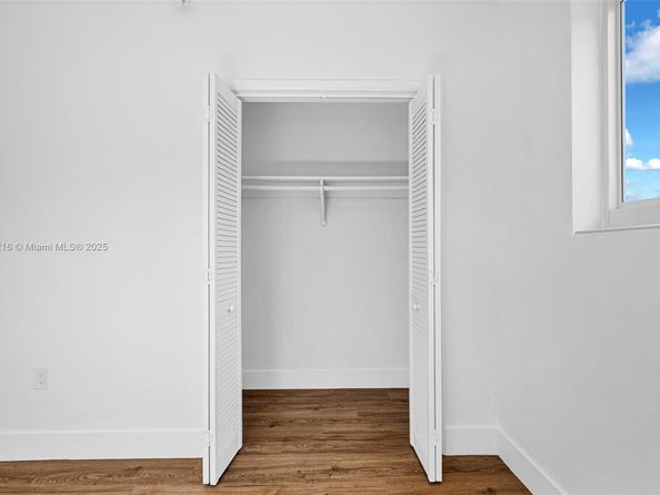 6828 NW 13th St, Plantation FL 33313