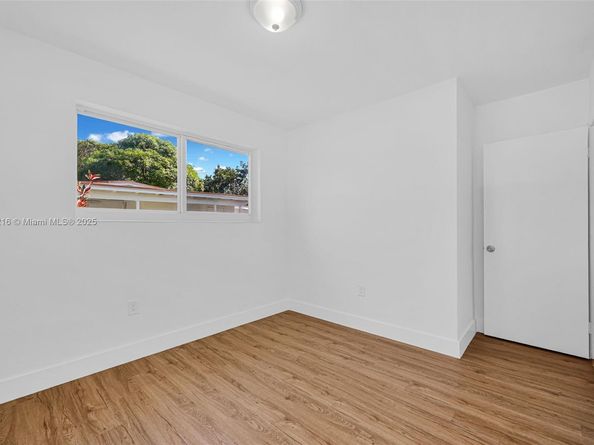 6828 NW 13th St, Plantation FL 33313