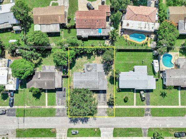 6828 NW 13th St, Plantation FL 33313