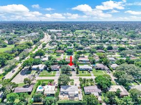 6828 NW 13th St, Plantation FL 33313