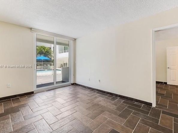 7800 Collins Ave 203, Miami Beach FL 33141