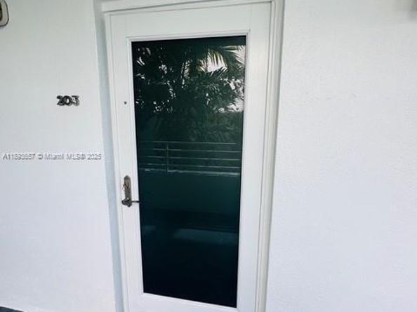 7800 Collins Ave 203, Miami Beach FL 33141