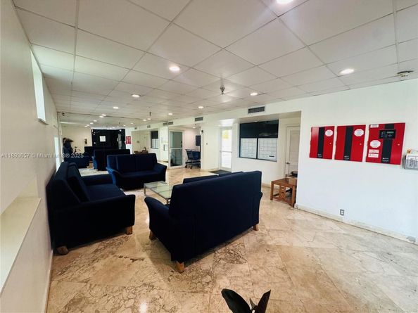7800 Collins Ave 203, Miami Beach FL 33141
