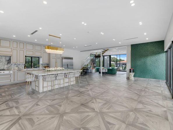 8005 Noremac Ave, Miami Beach FL 33141