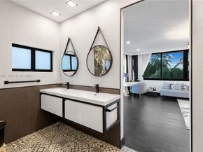 8005 Noremac Ave, Miami Beach FL 33141