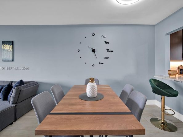 950 Hillcrest Dr 414, Hollywood FL 33021