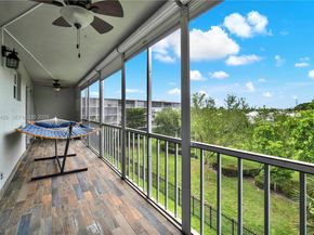 950 Hillcrest Dr 414, Hollywood FL 33021