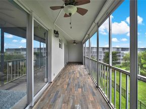 950 Hillcrest Dr 414, Hollywood FL 33021