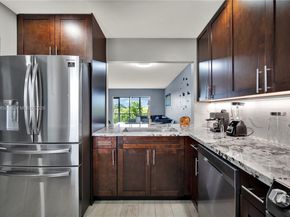 950 Hillcrest Dr 414, Hollywood FL 33021