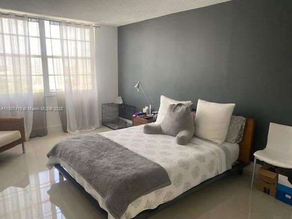 2801 NE 183rd St 1011W, Aventura FL 33160