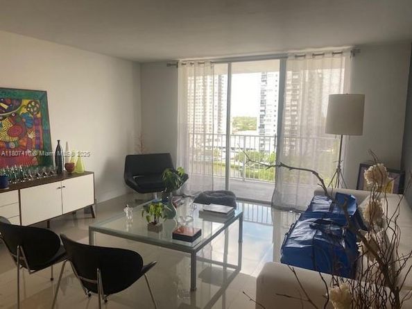 2801 NE 183rd St 1011W, Aventura FL 33160