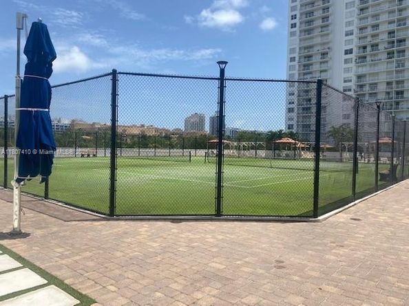 2801 NE 183rd St 1011W, Aventura FL 33160