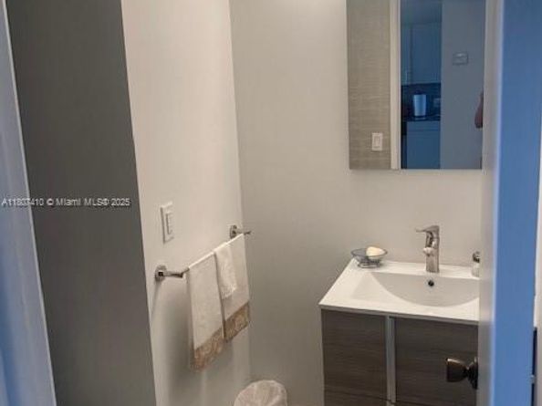 2801 NE 183rd St 1011W, Aventura FL 33160