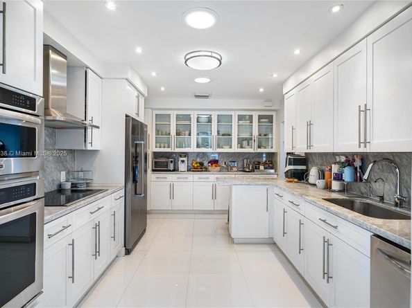 530 Sabal Palm Rd, Miami FL 33137