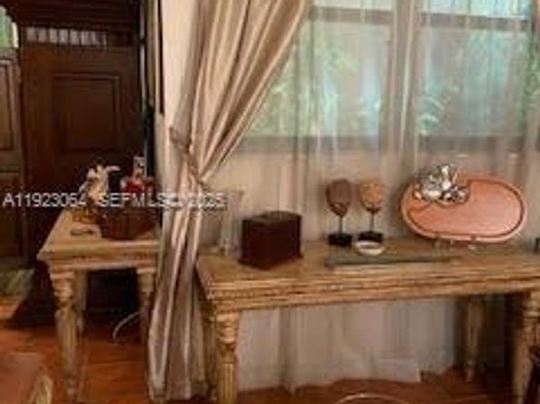 9420 West Flagler St 207, Miami FL 33174