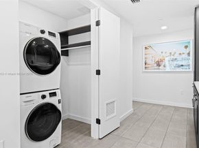 227 NE 2nd St 2911, Miami FL 33132