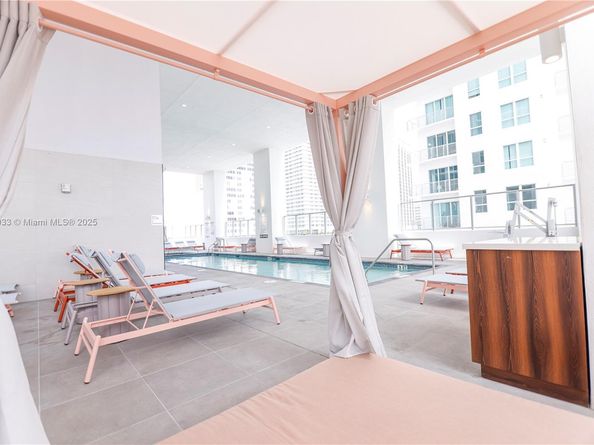 227 NE 2nd St 2911, Miami FL 33132