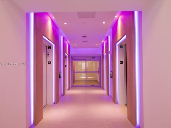 227 NE 2nd St 2911, Miami FL 33132