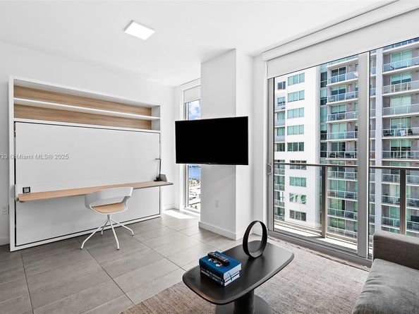 227 NE 2nd St 2911, Miami FL 33132