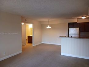 7630 Westwood Dr 305, Tamarac FL 33321