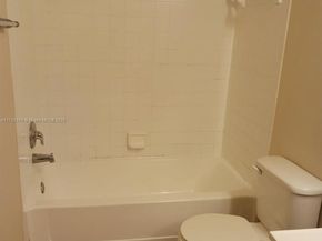 7630 Westwood Dr 305, Tamarac FL 33321