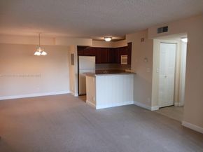 7630 Westwood Dr 305, Tamarac FL 33321