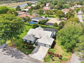 106 SW 85th Ter, Coral Springs FL 33071