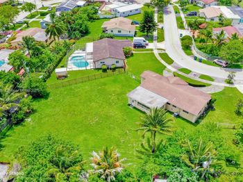 100 NW 208th St