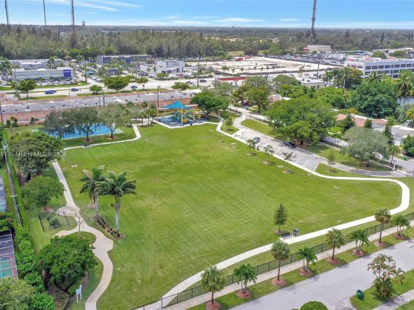 100 NW 208th St, Miami Gardens FL 33169