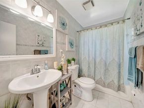 100 NW 208th St, Miami Gardens FL 33169