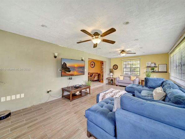 100 NW 208th St, Miami Gardens FL 33169