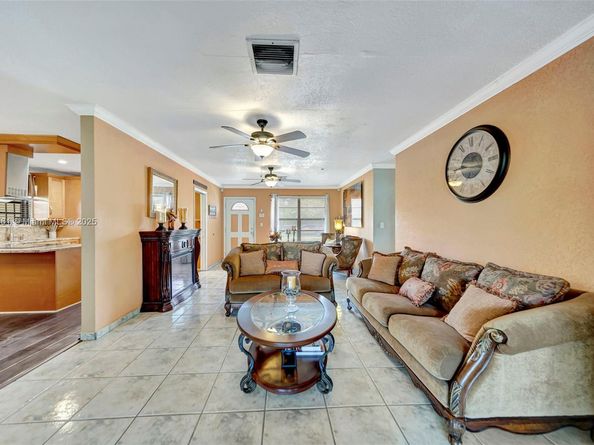100 NW 208th St, Miami Gardens FL 33169