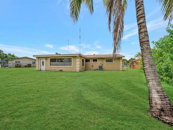 100 NW 208th St, Miami Gardens FL 33169