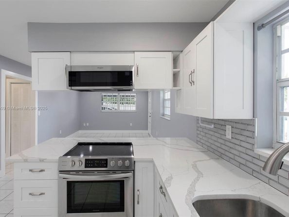 1027 NW 28th Ave, Miami FL 33125