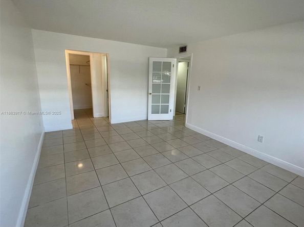 3522 NE 171st St 103, North Miami Beach FL 33160